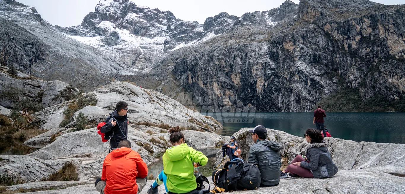 Laguna Churup – Trekking Full Day Laguna Churup de aguas turquesas en el Parque Nacional Huascarán, Huaraz