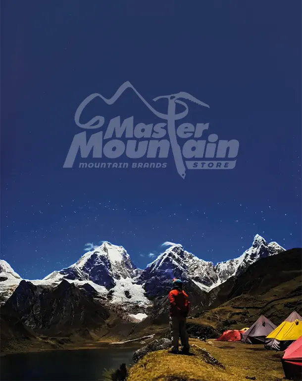 Campamento y Laguna Mitucocha en el día 2 del trek largo Huayhuash 8 días 7 noches desde Cuartelhuain hasta Carhuacocha, con vistas a los nevados Rondoy, Jirishanca y Yerupaja