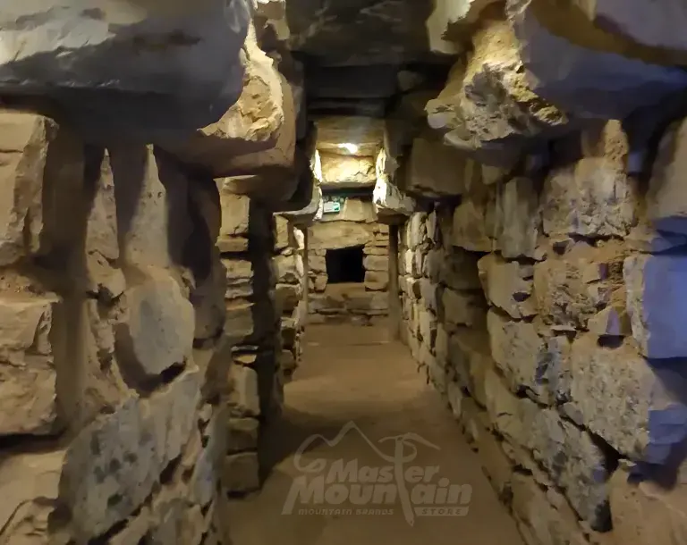 Galería subterránea del complejo arqueológico de Chavín de Huántar