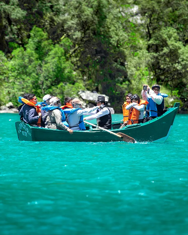 Laguna de Llanganuco en el día 1 del tour Huaraz Encantador 2 días 1 noche