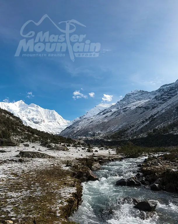 Quebrada Cojup en el día 3 del trek largo Quilcayhuanca – Cojup 3 días 2 noches desde Huaraz con vistas panorámicas del descenso hacia Pitec