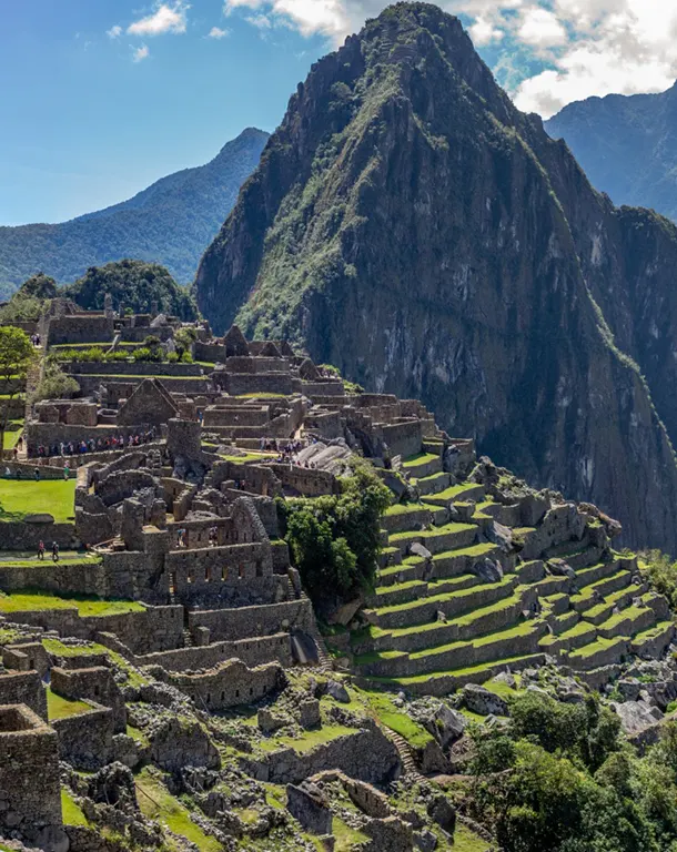 Vista panorámica de la ciudadela de Machu Picchu durante el día 3 del tour Cusco Histórico 5 días 4 noches