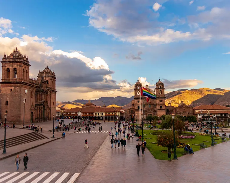 plaza armas atardecer cusco historico 5d 4n 1
