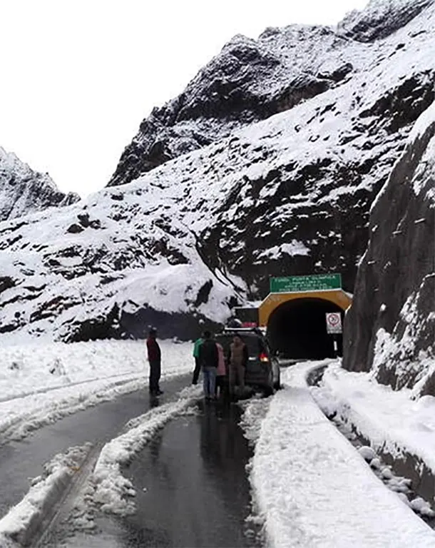 Túnel de Punta Olímpica en Áncash durante el tour diario a Chacas