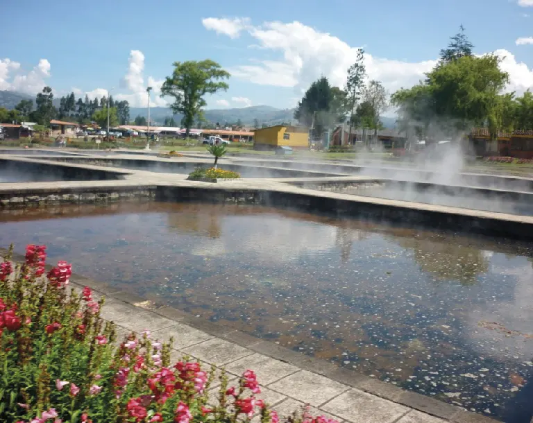 Complejo termal Baños del Inca en Cajamarca durante el día 2 del tour Cajamarca Imponente 5 días 4 noches