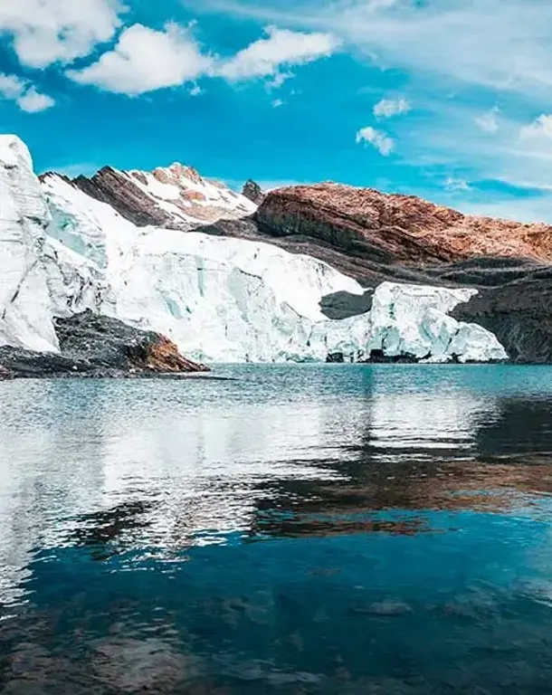 Glaciar Pastoruri en la Ruta del Cambio Climático durante el Día 3 del Viaje de Promoción Huaraz Clásico 4 días 3 noches