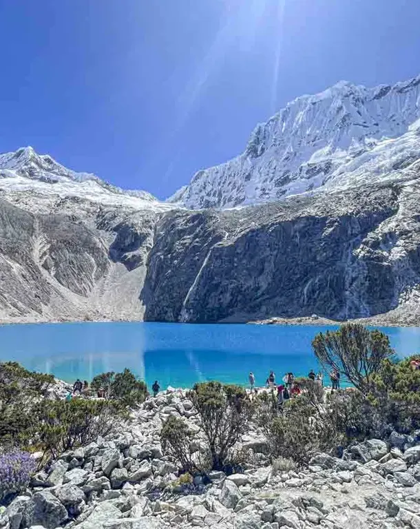 Laguna 69 en la Cordillera Blanca durante el día 4 del tour Huaraz Aventurero Premium 5 días 4 noches