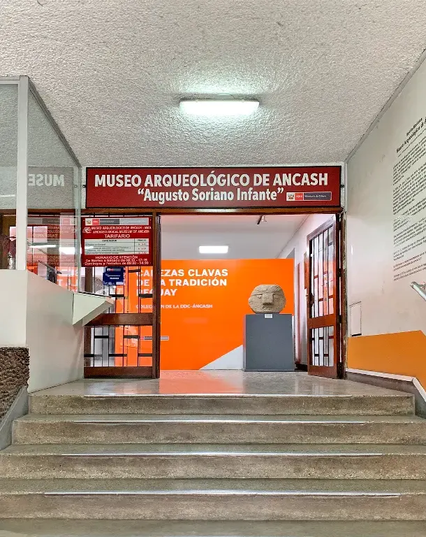Museo Arqueológico de Ancash en Huaraz durante el día 1 del tour Huaraz Aventurero Premium 5 días 4 noches