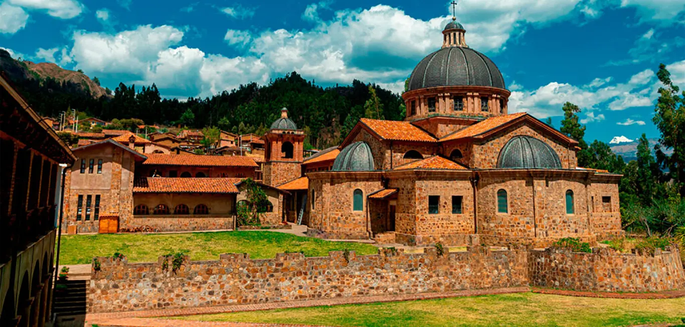 Santuario del Señor de Pomallucay durante tour diario Punta Olímpica Chacas desde Huaraz