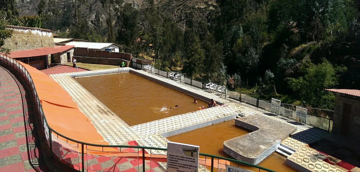 Baños termales de Monterrey durante el viaje de promoción Huaraz Clásico 4D/3N