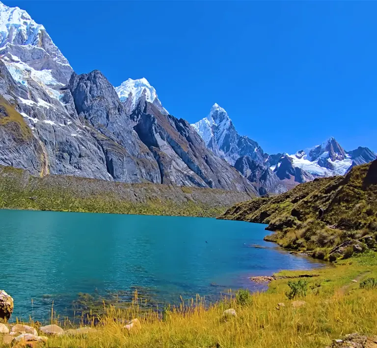 laguna nevados cordillera huayhuash home trek largo huaraz